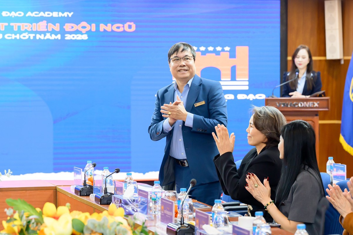 Tổng Hiệu Trưởng Lê Hồng Vũ Và Điểm Chạm Trong Tư Duy Giáo Dục Của Tôi Tổng Hiệu Trưởng Lê Hồng Vũ Và Điểm Chạm Trong Tư Duy Giáo Dục Của Tôi