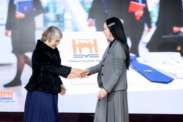 Hành Trình Chuẩn Mực, Kết Quả Thực Chất: Khi Quản Trị Bản Lĩnh Gặp Gỡ Trái Tim Nhân Văn