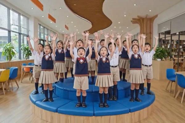 Dance Studio (Phòng Múa)