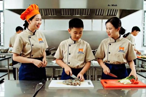 Hệ Thống Nhà Ăn & Bếp Ăn 2.000M²: Quy Mô Bề Thế, Chuẩn An Toàn Thực Phẩm